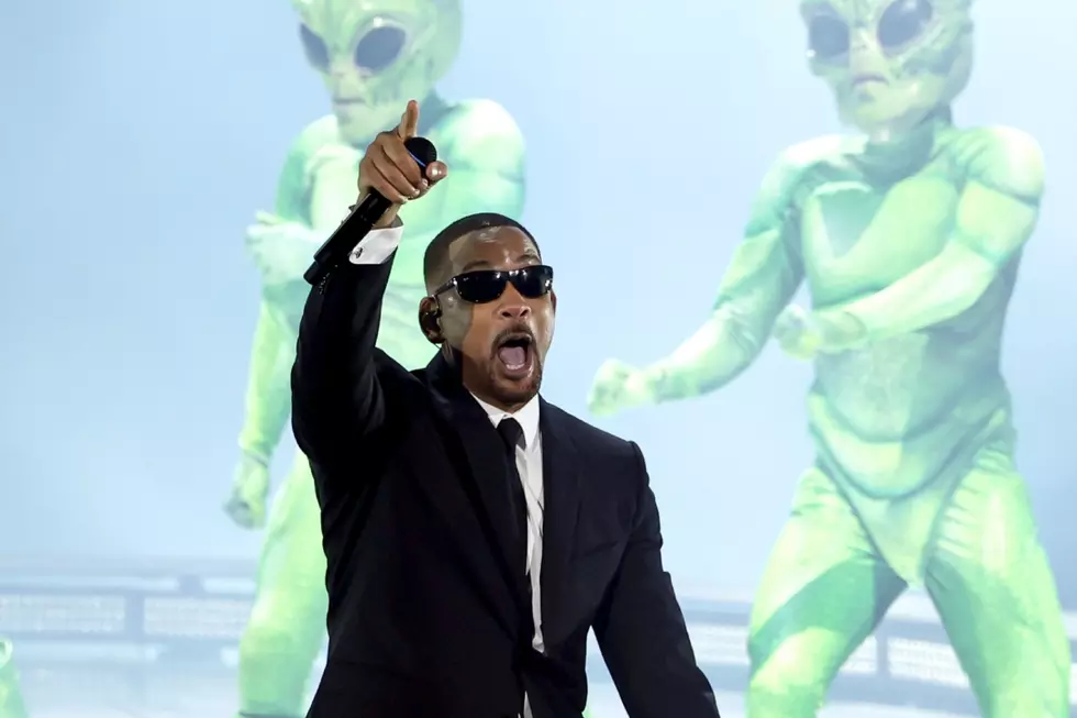 Will Smith Delivers Surprise Performance of &#8216;Men in Black&#8217; at 2024 Coachella